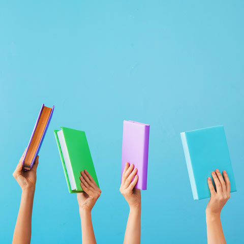 10 Essential Books and Podcasts for CX Leaders